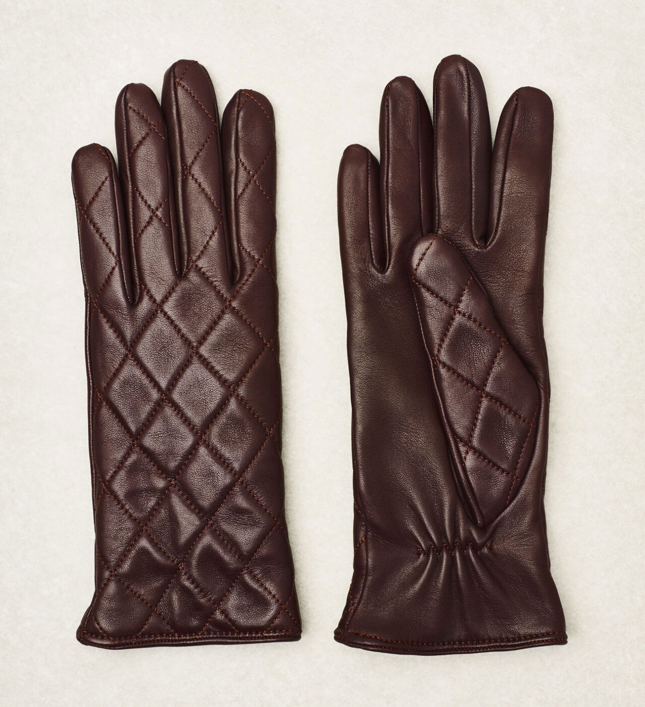 Steppelt bőrkesztyű 125 euró CINQUE AMICI cinqueamici.com