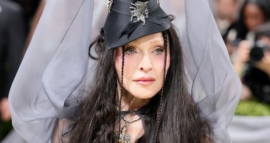 Madonna új klipje sokkolta a rajongókat, arcpirítóan vad jelentekkel van tele