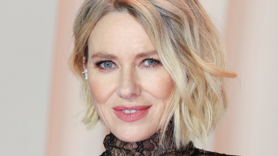 Naomi Watts csak úgy ragyogott merész szettjében