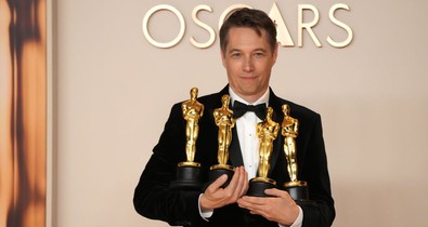 Ki az a Sean Baker, aki egymaga négy Oscar-díjat nyert, és ezzel történelmet írt? Ismerd meg közelebbről az Anora rendezőjét