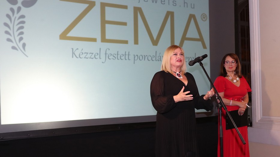  Az új kollekcióban a gótika sötét korszaka jelenik meg