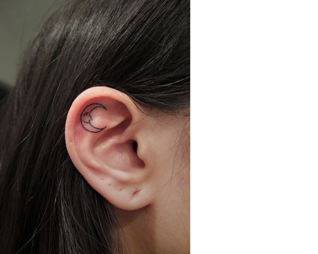 Új tetkótrend: Fülbevaló helyett fültetoválás