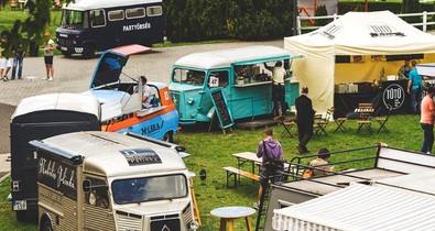 Programok Budapesten: ingyenes Food Truck Show a spanyol ízek szerelmeseinek a Kincsem parkban