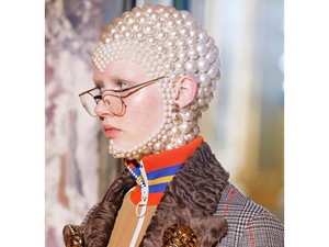 Nagyon bizarr fejékszerek - Jönnek a gyöngyfejű lányok