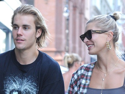 Hailey Baldwin és Justin Bieber kicsit visszavesznek a tempóból