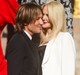 *Nicole Kidman és Keith Urban*Nicole Kidman akkor ismerte meg az ausztrál countryénekest, amikor még mindig a Tom Cruise-zal való fájdalmas válásától szenvedett. Azonnal érezte, hogy Keithszel akarja leélni az életét, és 15 éve tartó házasságuk titka szerint mindössze annyi, hogy folyamatosan elhalmozzák egymást a szeretetükkel.