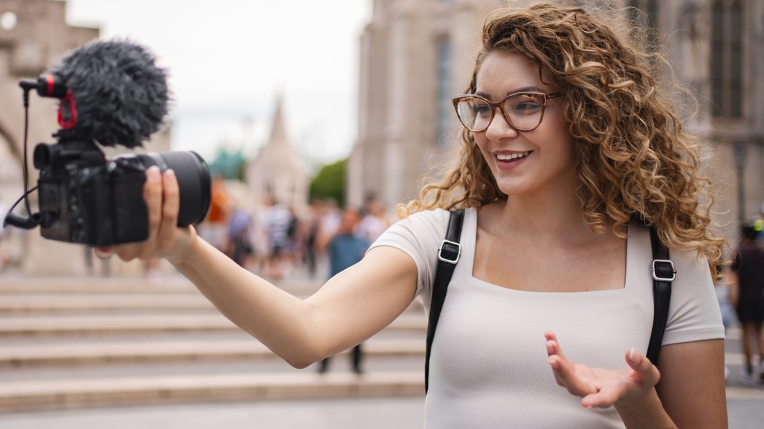 A közösségi média hatással van a turizmusra és az ökoszisztémákra. A geotaggelt tartalmak veszélyeztetik a természetet és a helyi közösségeket.