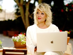 Szalai Nóri még home office-ban is irtó sikkes