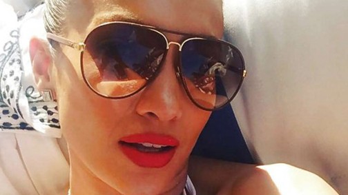 Jennifer Lopez őrületes bikinis szelfit posztolt