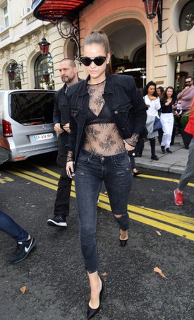 Palvin Barbara álomszép meztelenruhás szettjei 