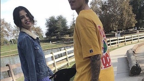 Atyaég! Selena Gomez és Justin Bieber csókja felrobbantotta az internetet