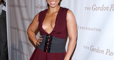 Túl sok a cici, Alicia Keys megint alulöltözött