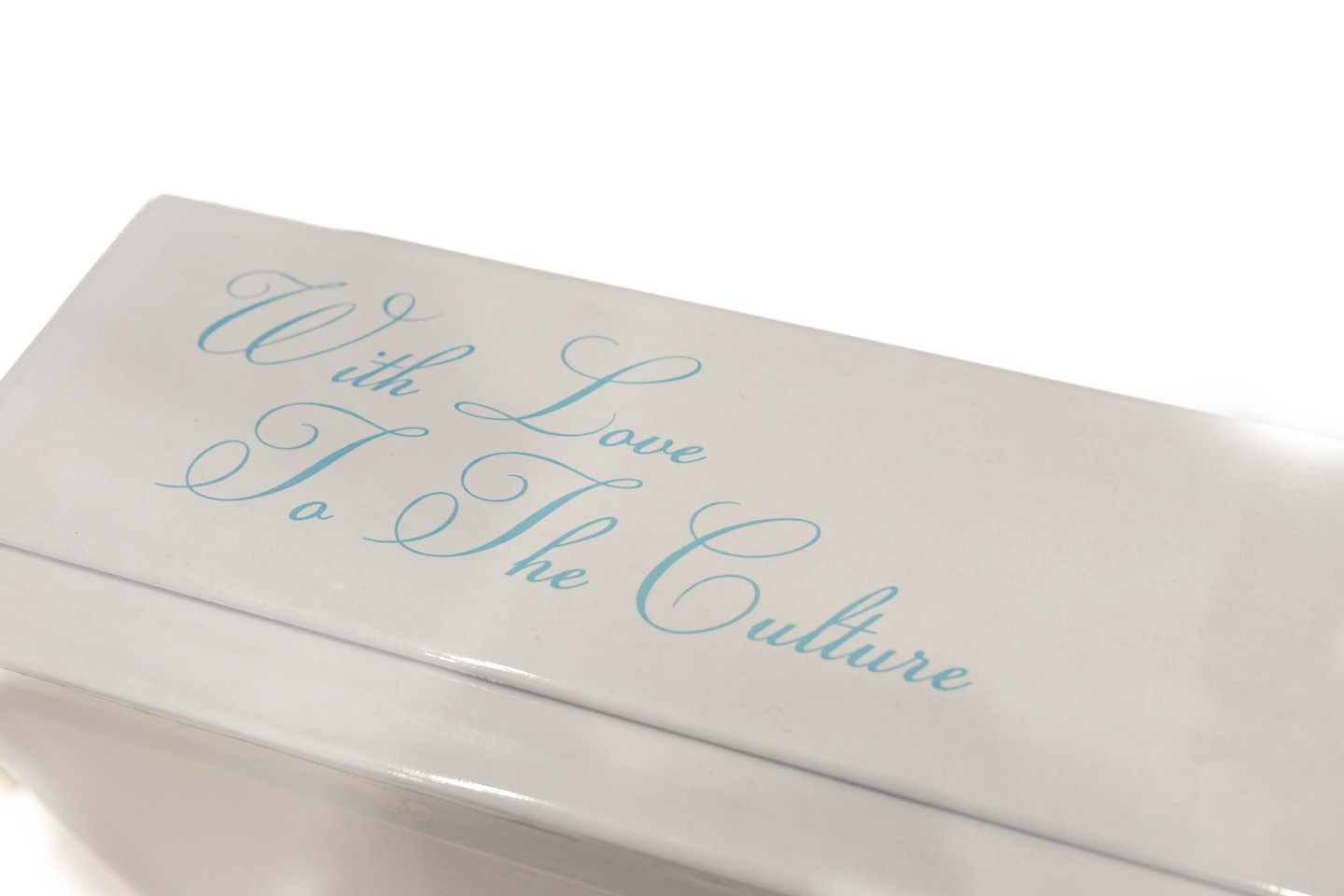 A The Beggining boot csomagolása szó szerint poétikus