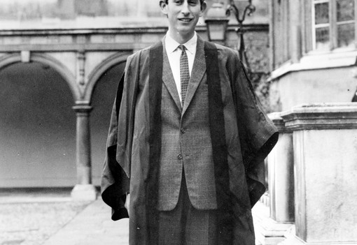 75 éves lett Károly király, aki egyedül töltötte az első karácsonyát, és naponta ötször öltözik át