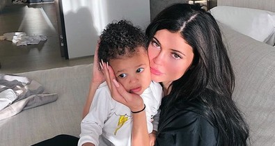 Kylie Jenner és családja szuperhősnek öltözve várta a Bosszúllókat