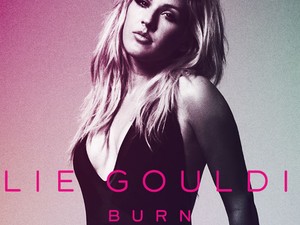 Ellie Goulding felpezsdítő új nyári slágere