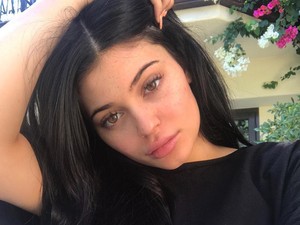 Travis Scott egy 14 milliót érő nyaklánccal lepte meg Kylie Jenner! Ami kifejezetten ronda!
