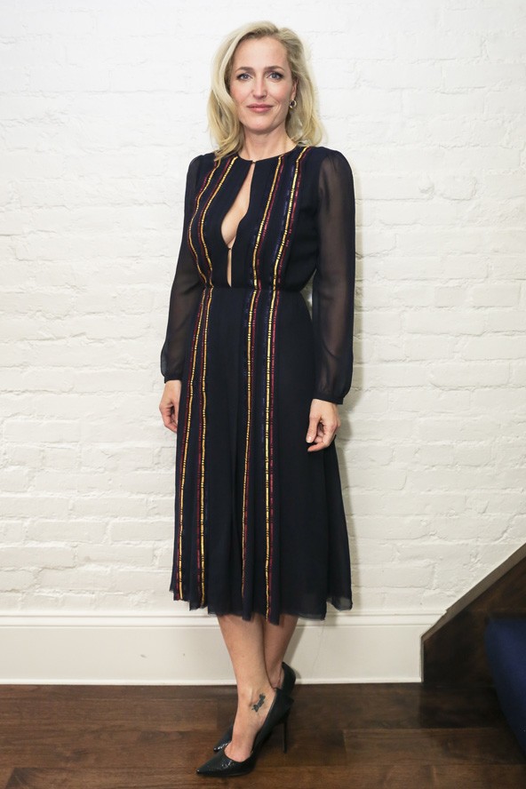 gillian anderson, x-akták, scully, dekoltázs