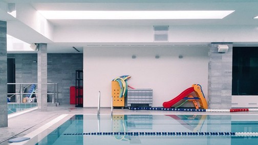 A legbunkóbb uszoda a világon: menstruálsz, kint maradsz!