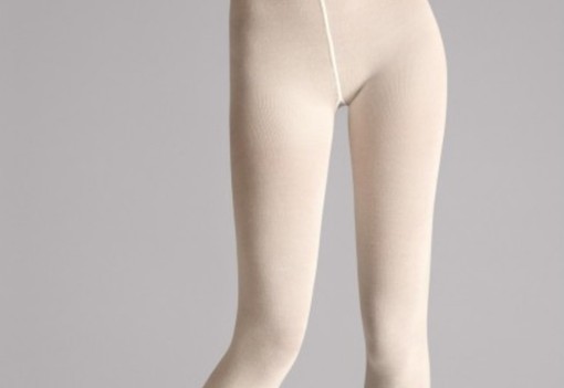 Újra hódít a harisnya a 2023-as őszi-téli szezonban, ráadásul sikkesebb verzióban, mint valaha