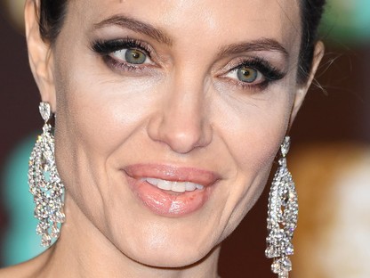 Boszorkányok a sztárvilágban: Ezek a hírességek hisznek a mágiában