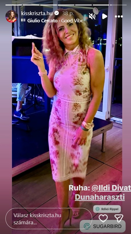 Kiss Kriszta extra hullámos frizurát villantott