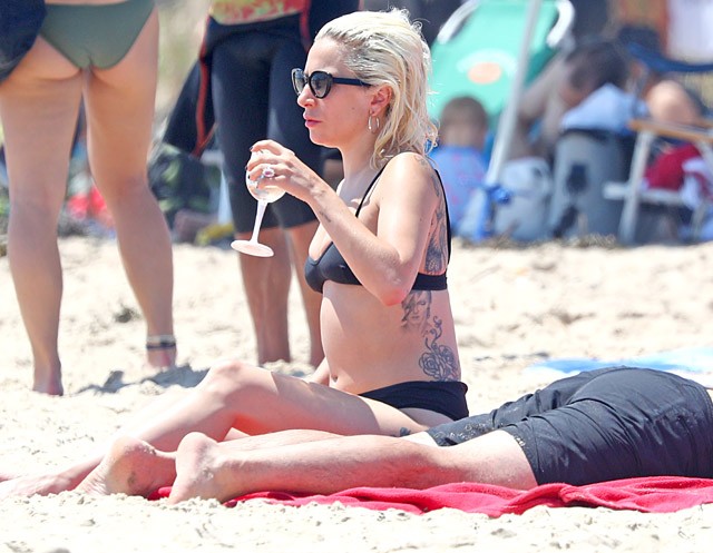 Lady Gaga a strandon