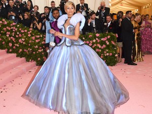 Futurisztikus divat - Hogyan formálják a technológiai újdonságok a divattervezést?