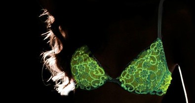 Itt a fluoreszkáló fehérnemű!