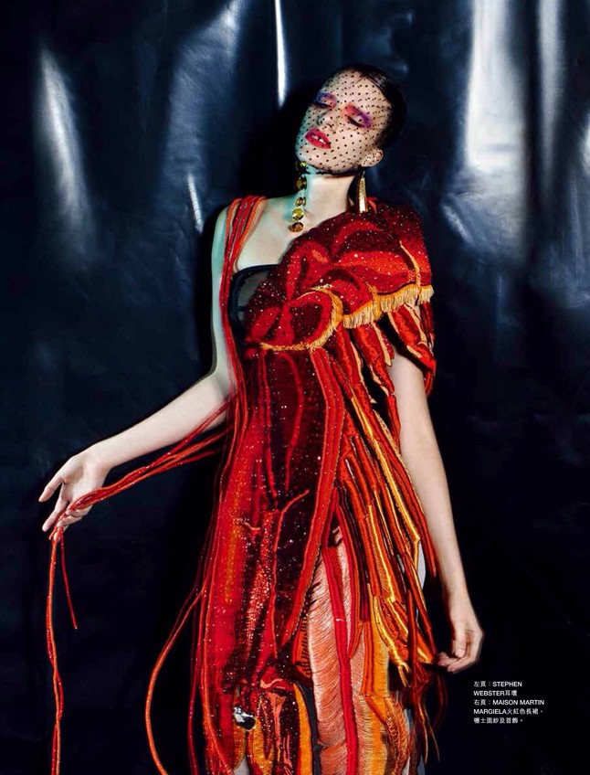 Szepesi Melinda a Harper`s Bazaar éjszakai madárkája