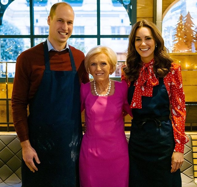 Ha a családi vacsorához keresel ruhát, akkor meg is találtuk a legjobbat. Egy hasonló blúzzal is jól járnál. 