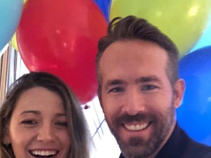 Blake Lively a legcukibb üzenettel köszöntötte fel férjét