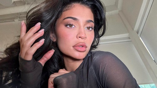Kylie Jenner rajongói kiakadtak annak plasztikázott arca miatt, ő azonban ezt nem hagyta szó nélkül