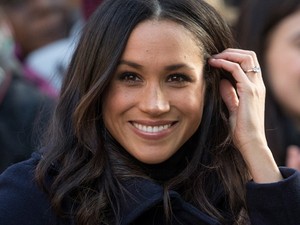 Nem fogod elhinni, milyen könyvet olvasgat Meghan Markle édesapja!