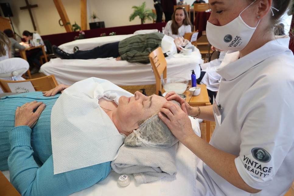 A Vintage Beauty kozmetikusai ápolták a résztvevőket