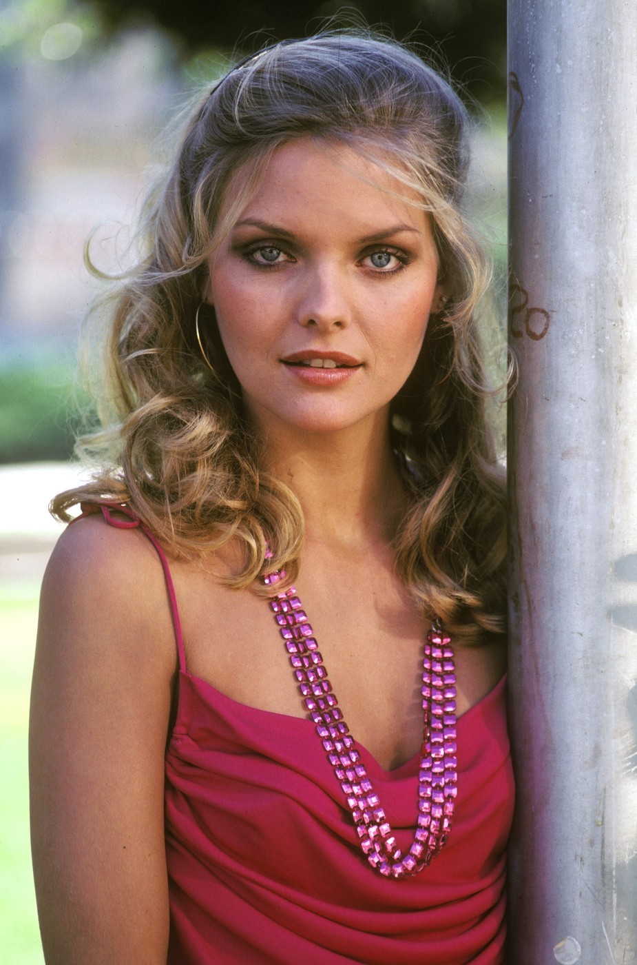 Michelle Pfeiffer már pályája kezdetén is elragadó volt – ezt a B.A.D. Cats (1979) című sorozatban nyújtott szerepe is bizonyítja. Bár a széria nem futott sokáig, Pfeiffer alakítása így is emlékezetessé tette a produkciót. 
