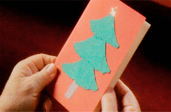 Csomagolópapírnál már csak képeslapból dobunk ki többet