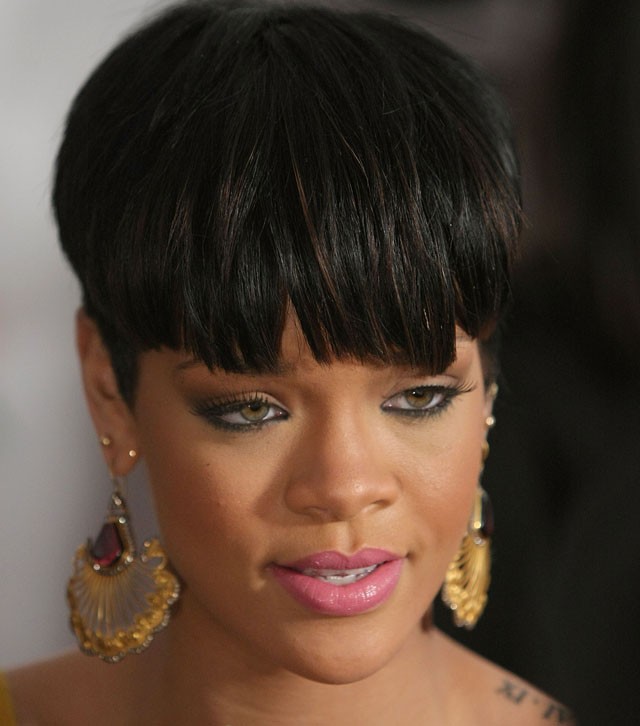 30 év: 30 eszméletlen frizura Rihannától!