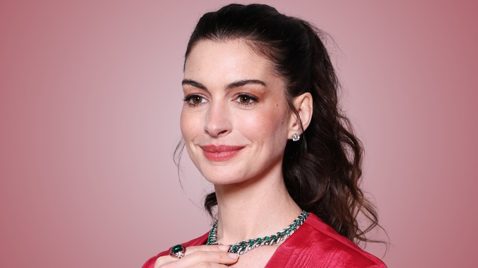 Anne Hathaway 43 évesen is gyönyörűbb, mint valaha