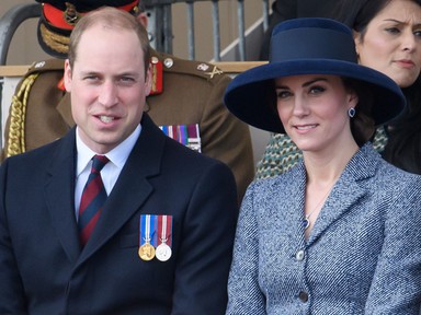 Botrány készül: Vilmos egy ausztrál modellel hetyeg, míg Kate Middleton otthon van a gyerekekkel?