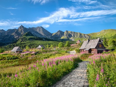 Bár a magyarok szinte csak télen utaznak ide, Zakopane kincseiért megéri egész évben felkeresni a lengyel gyöngyszemet