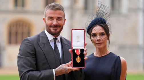 Victoria Beckham arckifejezéséből azonnal mém lett, zseniális, ahogyan férje, David Beckham reagált rá
