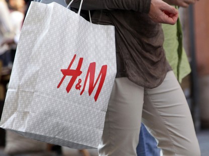 VÉGRE: Papírzacskóra vált a H&M