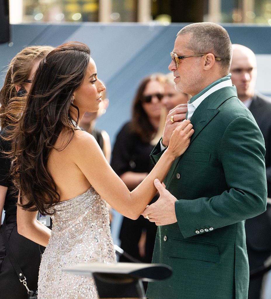 Ilyen emberi pillanatot ritkán látni világsztárok között