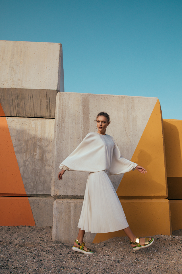 Exkluzív divatanyag: így viseld a nyár legmenőbb szandáljait