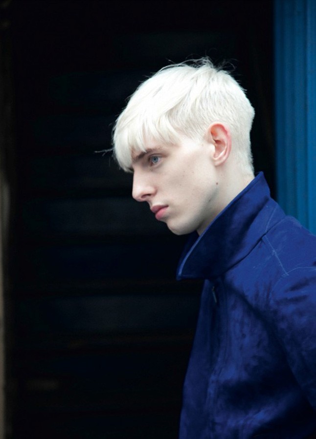 Dazed & Confused, 2010 március.