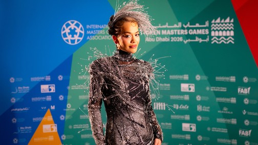 Rita Ora félmeztelen fotója felperzselte az Instagramot, az énekesnő merészebb, mint valaha