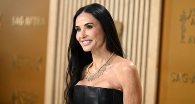 Demi Moore címlapfotója láttán nem jutunk szóhoz, egyszerűen bomba formában van a 62 éves színésznő