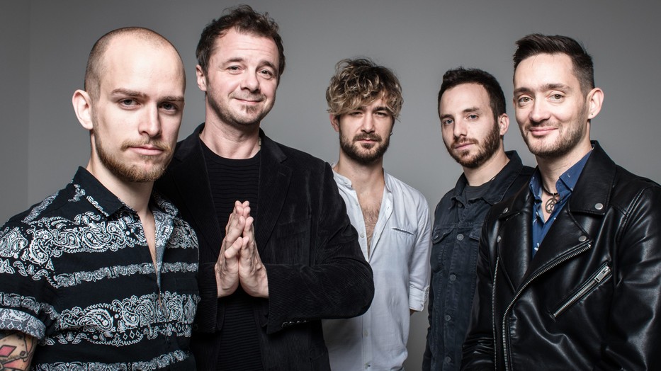 A The Carbonfools zenekar Vakablak című számával arra reagált, amiben élünk. Elgondolkodtató és slágergyanús szám!