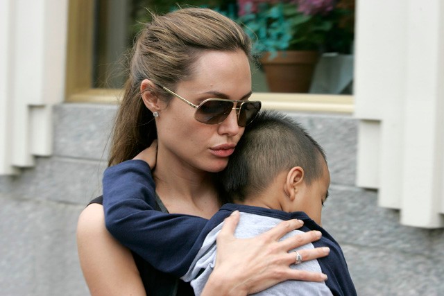 10 kép, ami bebizonyítja, hogy Angelina Jolie-nak tényleg különleges kapcsolata vagy a gyerekekkel